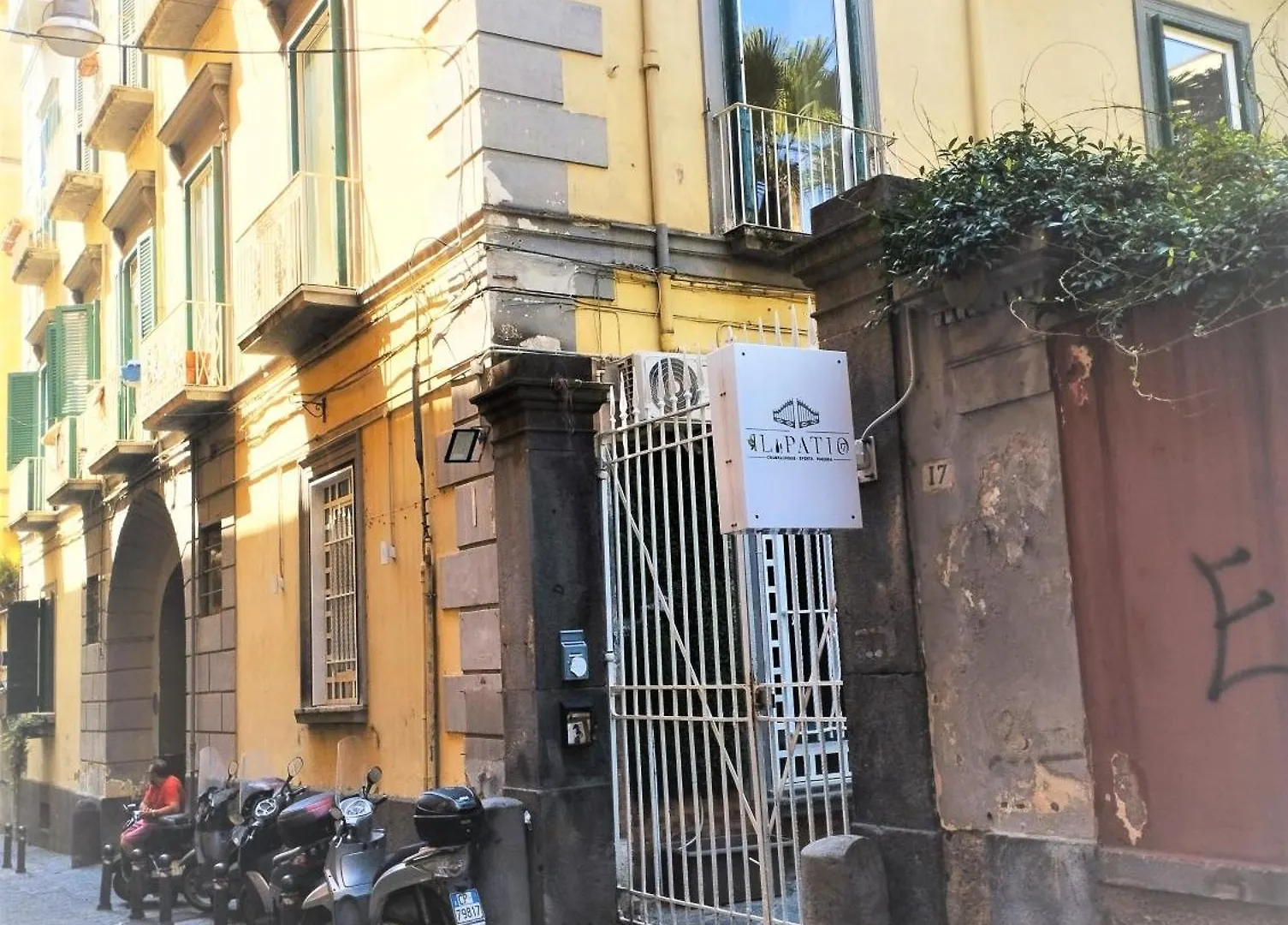 Aparthotel Residence E Appartamenti Bausan Naples